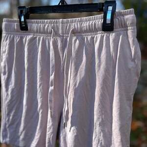 Comfrt brand cloud lounge shorts Unisex Size s Shorts color: Bone